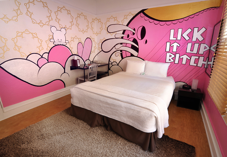 Hotel-des-Arts-Buff-Monster